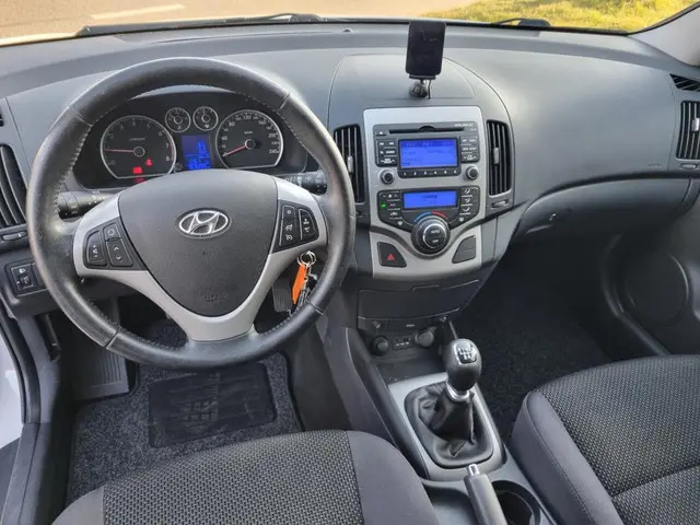 Hyundai i30 CW 1.4i i-Motion 2012 Benzine 12
