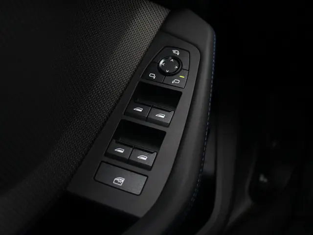 BMW 1 Serie 120 2025 Benzine 31