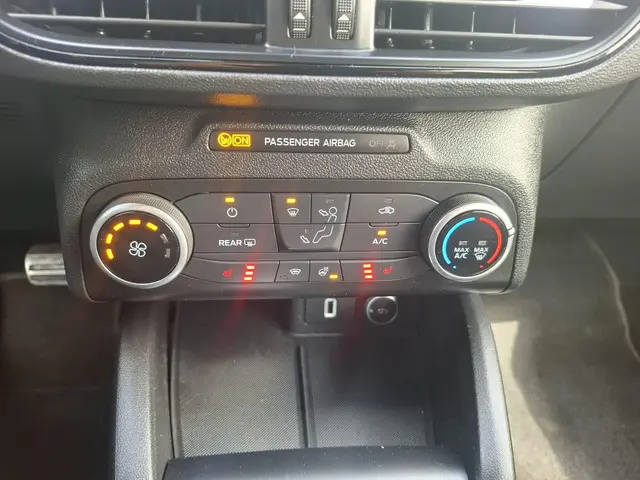 Ford Focus 1.0 EcoBoost Titanium Business 2019 Benzine 18