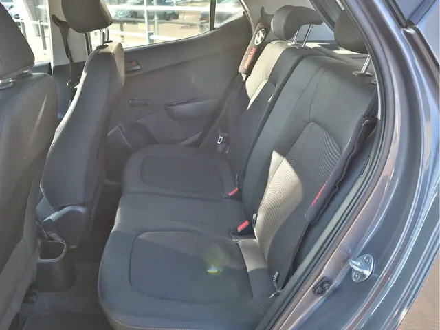 Hyundai i10 1.0i i-Motion 2017 Benzine 9