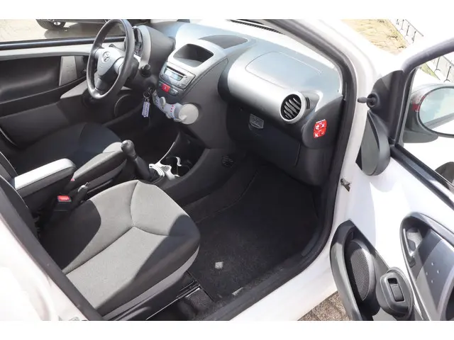 Toyota Aygo 1.0 VVT-i Now, Airco. 2013 Benzine 16