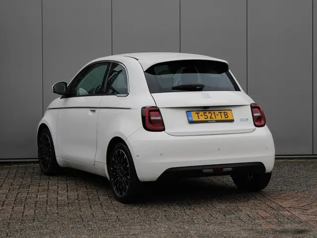 Fiat 500e La Prima 42 kWh 2023 Elektrisch 2