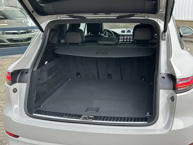 Porsche Cayenne 3.0 E-Hybrid 2021 Hybride Benzine 35