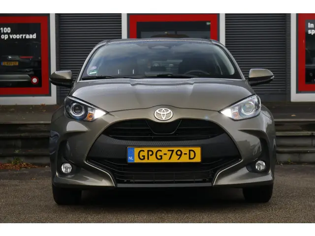 Toyota Yaris 1.5 Hybrid 115 Active 2024 Hybride Benzine 4