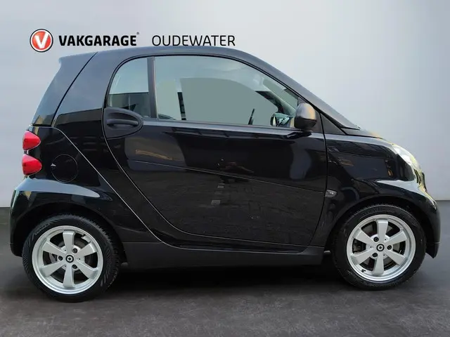 Smart Fortwo coupé 1.0 mhd Pure met Airco 2012 Benzine 7