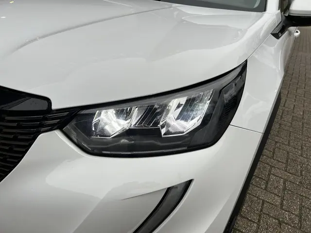 Peugeot 2008 1.2 Turbo 100 PK Allure Pack | 2021 Benzine 35