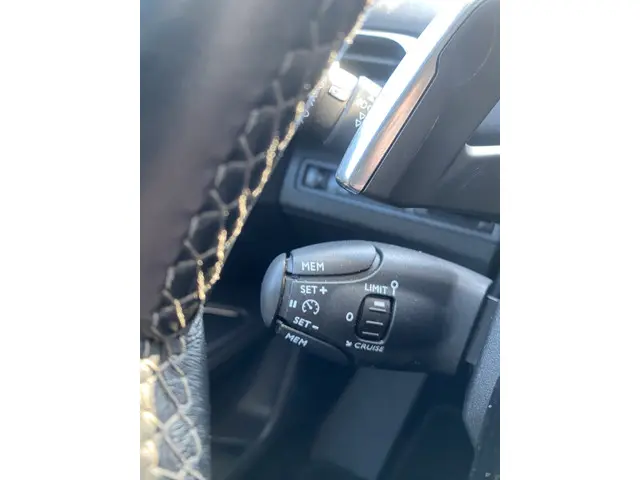 Peugeot 5008 1.2 PureTech Allure 2018 Benzine 16