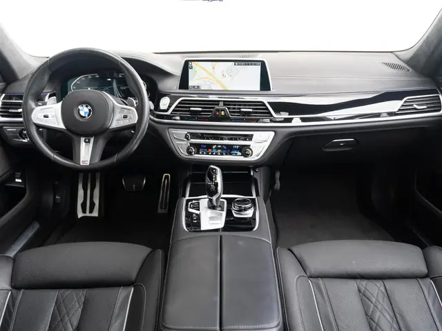 BMW 7 Serie 750Li xDrive 2022 Benzine 7