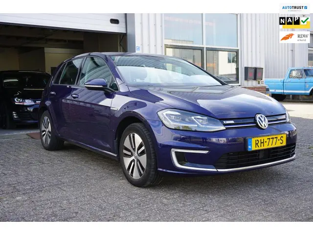 Volkswagen e-Golf Blauw 2017 2017 Elektrisch