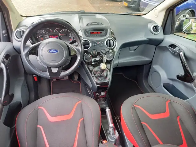 Ford Ka 1.2 inj. 69-pk Titanium X Black & Red 2015 Benzine 3