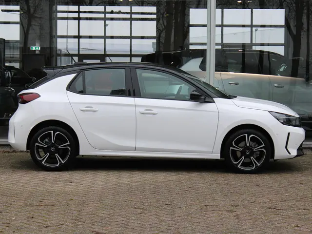 Opel Corsa Hybrid 110 GS 2024 Hybride Benzine 23