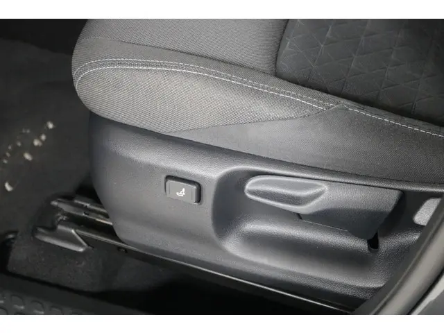 Toyota C-HR 2.0 Hybrid Bi-Tone 2020 Hybride Benzine 16