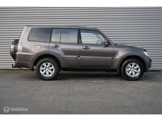 Mitsubishi Pajero 3.2 DI-D Instyle 2013 Diesel 3