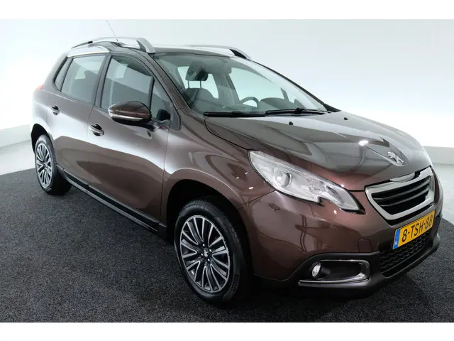 Peugeot 2008 1.2 VTi Active Pack Premium 2014 Benzine 24