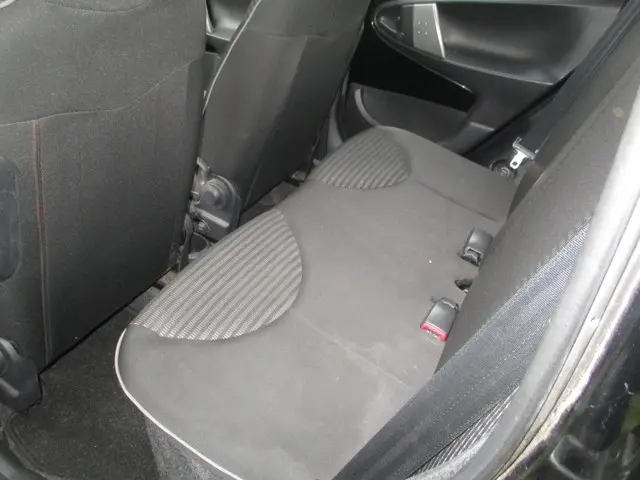 Peugeot 107 1.0 Active 2012 Benzine 8