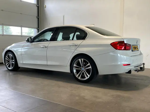 BMW 3 Serie 316i Automaat Sport NL-auto 2014 Benzine 2