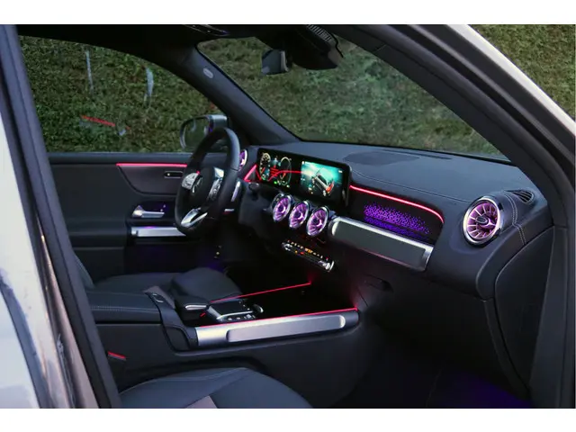 Mercedes-Benz EQB EQB 300 4MATIC 2022 Elektrisch 9