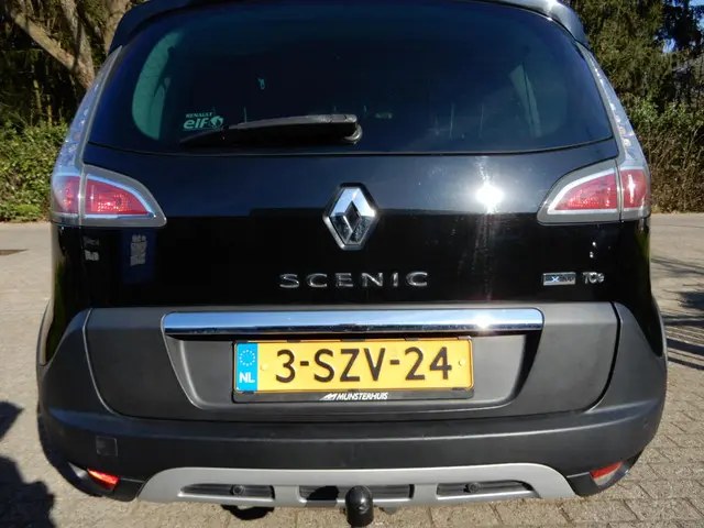 Renault Scénic Xmod 1.2 TCe Bose 2014 Benzine 3