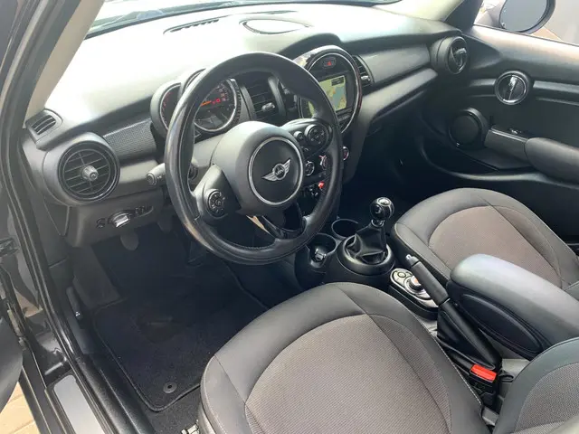 MINI Cooper Mini 1.5 / Navi / Cruise / Nap 2017 Benzine 12