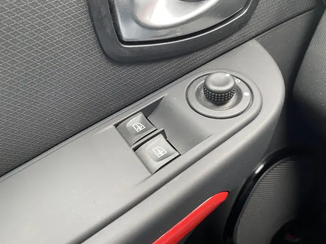 Renault Clio 0.9 TCe Expression 2015 Benzine 21