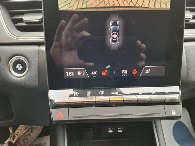 Renault Captur 1.3 mild hybrid 160 techno 2024 Benzine 30