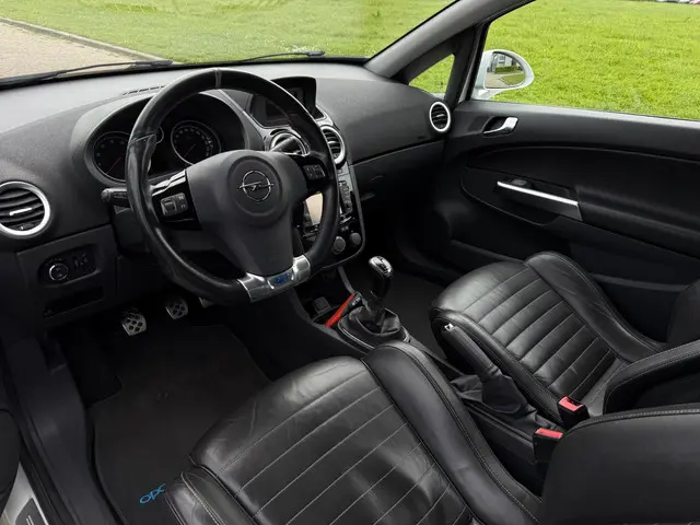 Opel Corsa 1.6-16V Turbo OPC 2012 Benzine 5