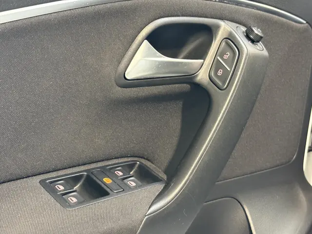 Volkswagen Polo 1.0 MPI Lounge 2016 Benzine 7