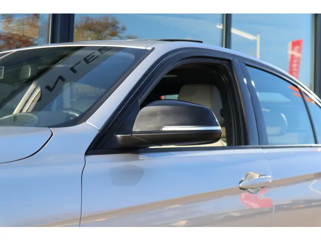 BMW 3 Serie 335i High Executive 2012 Benzine 40