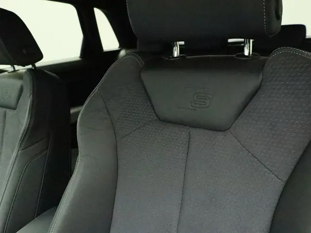 Audi Q3 35 TFSI/150PK S Line 2024 Benzine 17