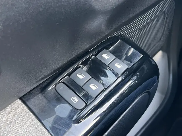 Citroën C3 1.2 PureTech S&S Shine 2019 Benzine 24