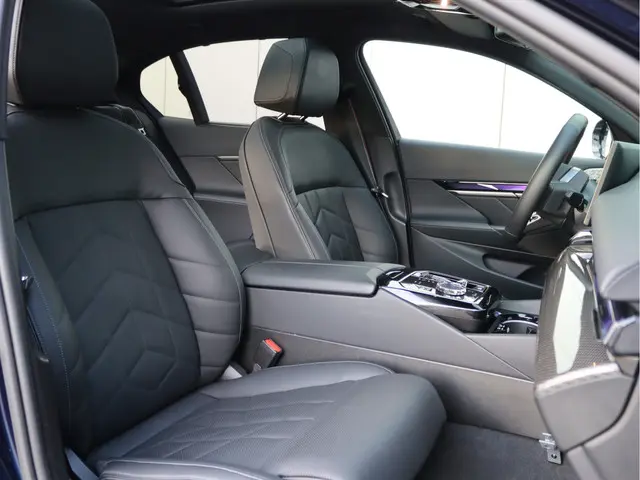 BMW i5 M60 xDrive 84 kWh 2023 Elektrisch 33