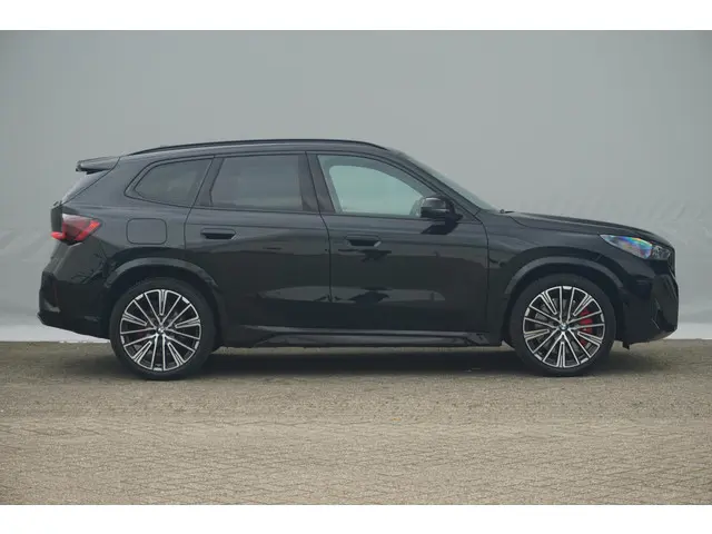 BMW iX1 eDrive20 2025 Elektrisch 4