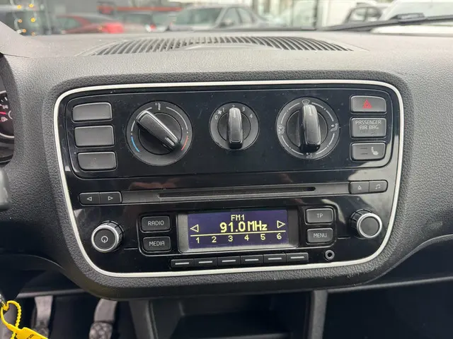 Volkswagen up! 1.0 take up! BlueMotion 2012 Benzine 7