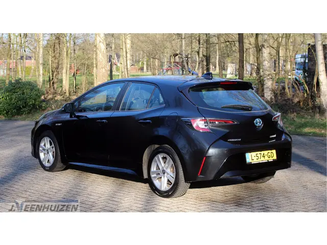 Toyota Corolla 1.8 Hybrid Business 2020 Hybride Benzine 2