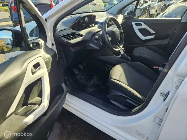 Peugeot 208 1.0 VTi LIKE 2014 Benzine 14