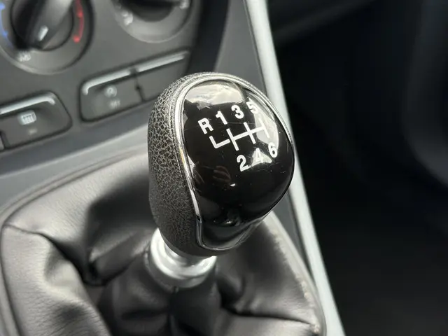 Ford C-MAX 1.0 Titanium 2013 Benzine 25