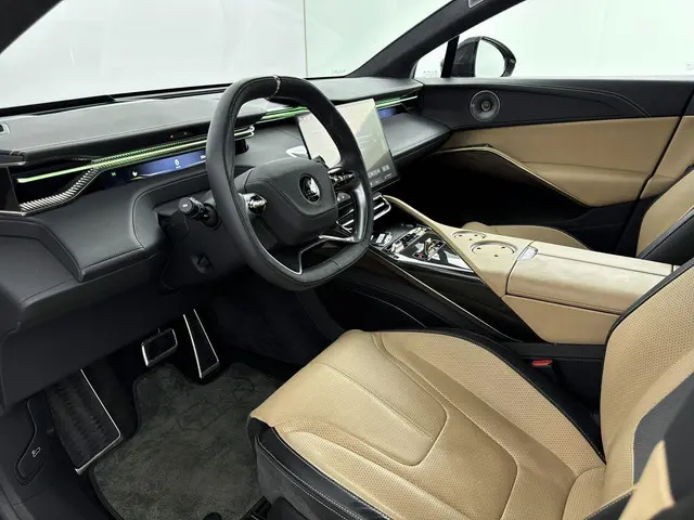 Lotus Eletre R 112kWh/906pk 2024 Elektrisch 13