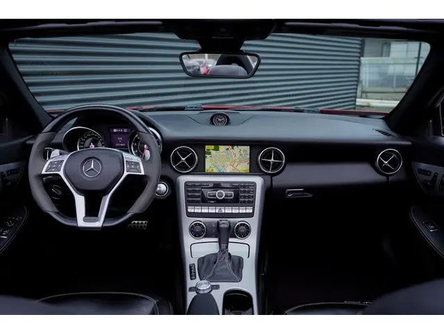 Mercedes-Benz SLK AMG 55 2012 Benzine 7
