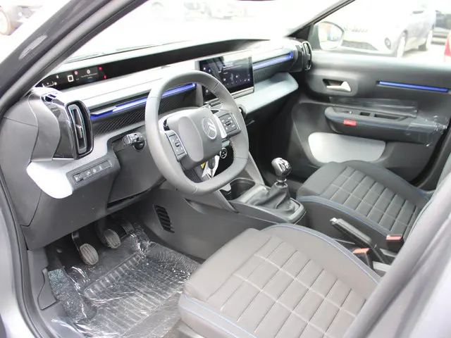 Citroën C3 1.2 Turbo 100pk Plus 2025 Benzine 12