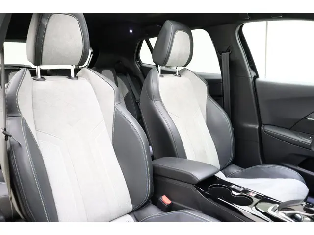 Peugeot e-2008 EV GT Pack 50 kWh 2021 Elektrisch 7