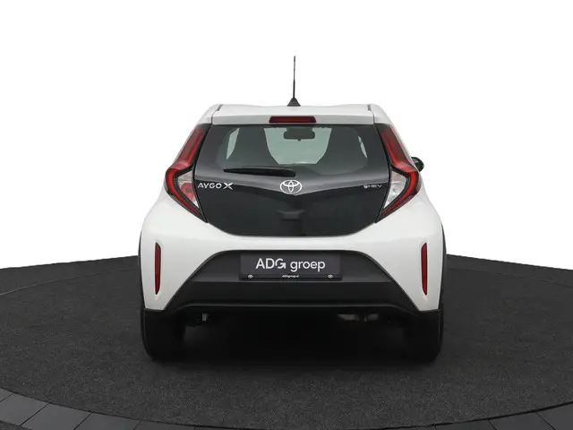 Toyota Aygo X Hybrid 115 play 2026 Hybride Benzine 44
