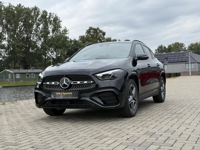 Mercedes-Benz GLA 250 e AMG Line 2024 Hybride Benzine 30