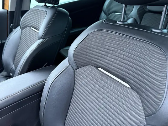 Renault Scénic 1.2 TCe Bose 2017 Benzine 29