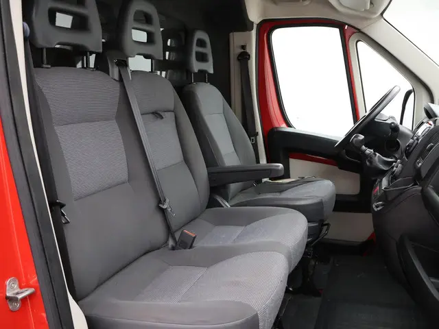 Peugeot Boxer 330 2.2 HDI L1H1 *68.612 KM* + AIRCO 2013 Diesel 4