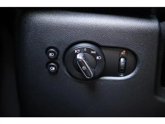 MINI One Mini 1.2 Chili Business 2017 Benzine 31