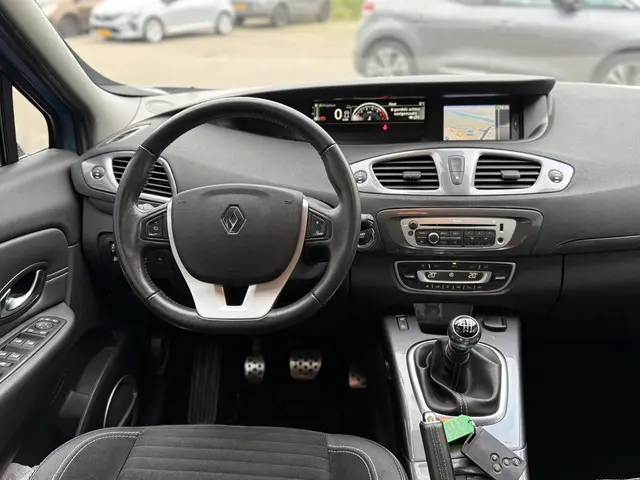 Renault Scénic Xmod 1.2 TCe Bose 2014 Benzine 11