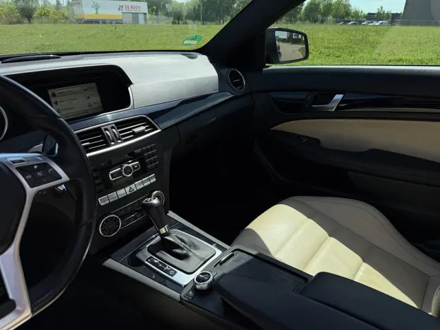 Mercedes-Benz C-Klasse Coupé 180 Edition 1 2012 Benzine 9