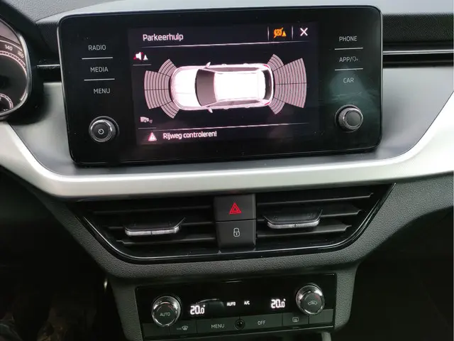 Škoda Kamiq 1.0 TSI Sport Business 2020 Benzine 19