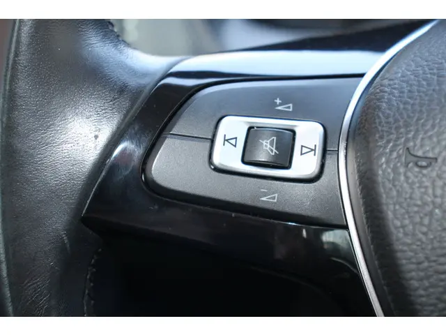 Volkswagen up! 1.0 BMT up! beats 2017 Benzine 20