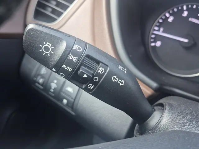 Hyundai i20 1.2 HP i-Motion Comfort 2015 Benzine 18